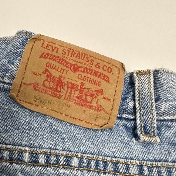 Vintage Retro Levi’s 550 Classic Relaxed Fit Highrise Taper Crop Light Wash Jean - Picture 10 of 12